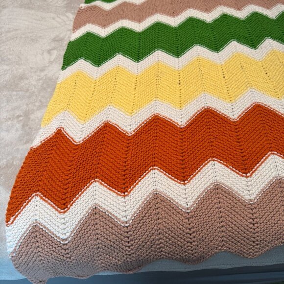 Vintage Crochet Blanket throw Chevron wavy Pattern fall rust yellow green - Picture 2 of 6
